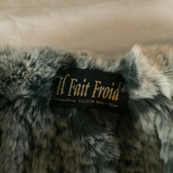Il Fait Floid Rabbit scarf-NWOT - Picture 3 of 3